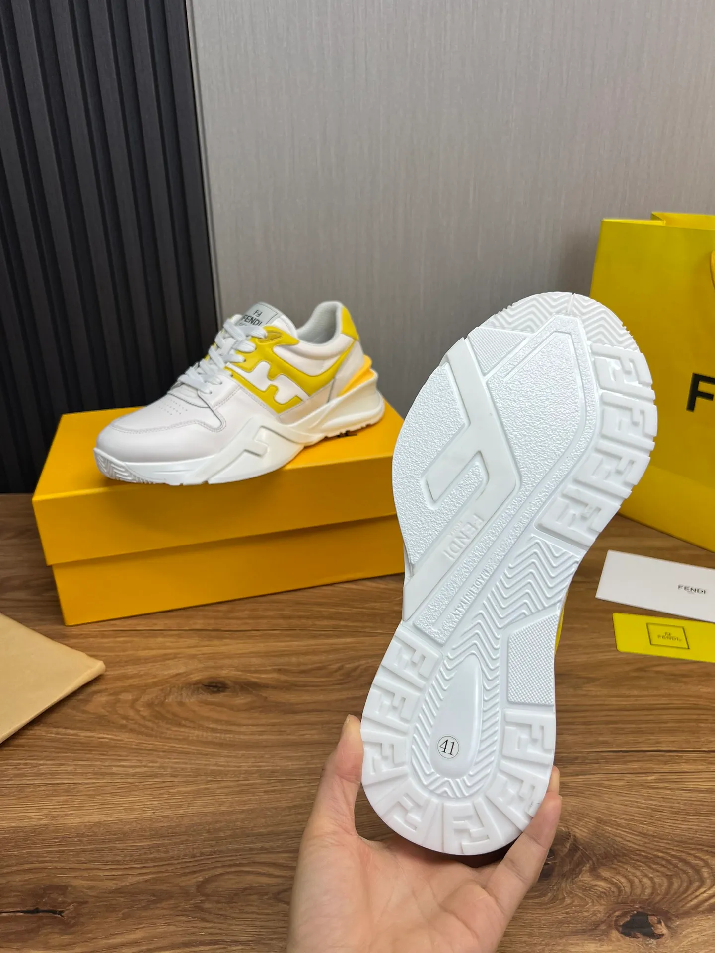Men's shoes 💰520💰 Fendi [Fendi] hot style is on the market 🔥Fashionable casual men's shoes 🔱 Made of original cowhide + breathable mesh lining + sheepskin feet, perfect shape, top quality, you deserve it 🔜Original outsole, ultra-light, non-slip and wear-resistant 👣 Standard size 38-44 (customized in 45)